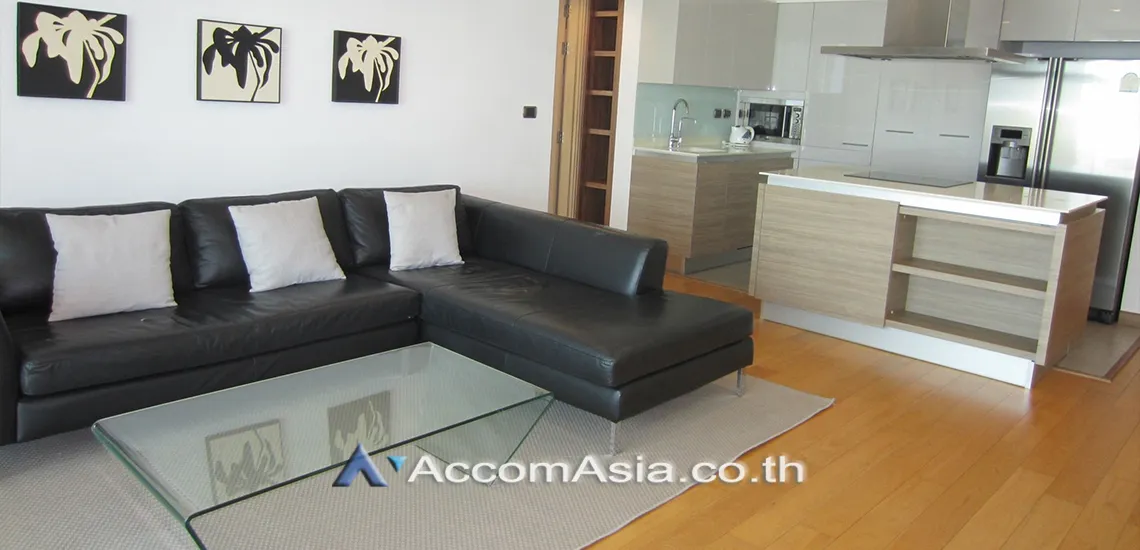 unit 2 Bedrooms  Condominium For Rent in Phaholyothin, Bangkok  near BTS Ari (AA19696)