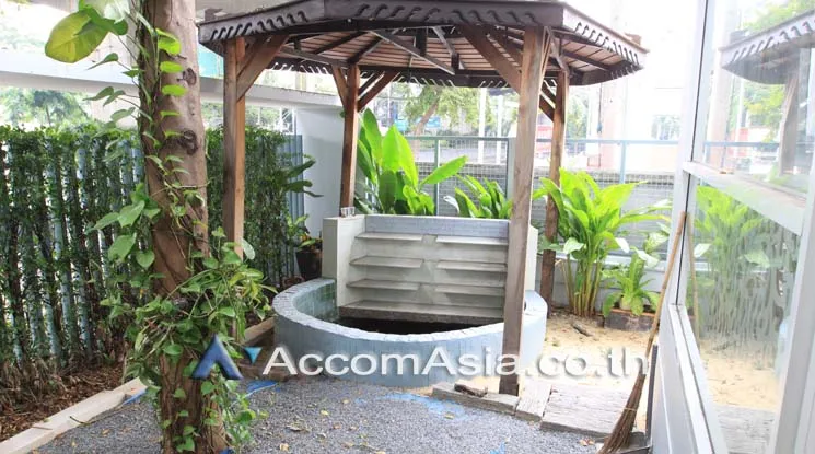 unit 8 Bedrooms  Townhouse For Rent in Ratchadaphisek, Bangkok  (AA19708)