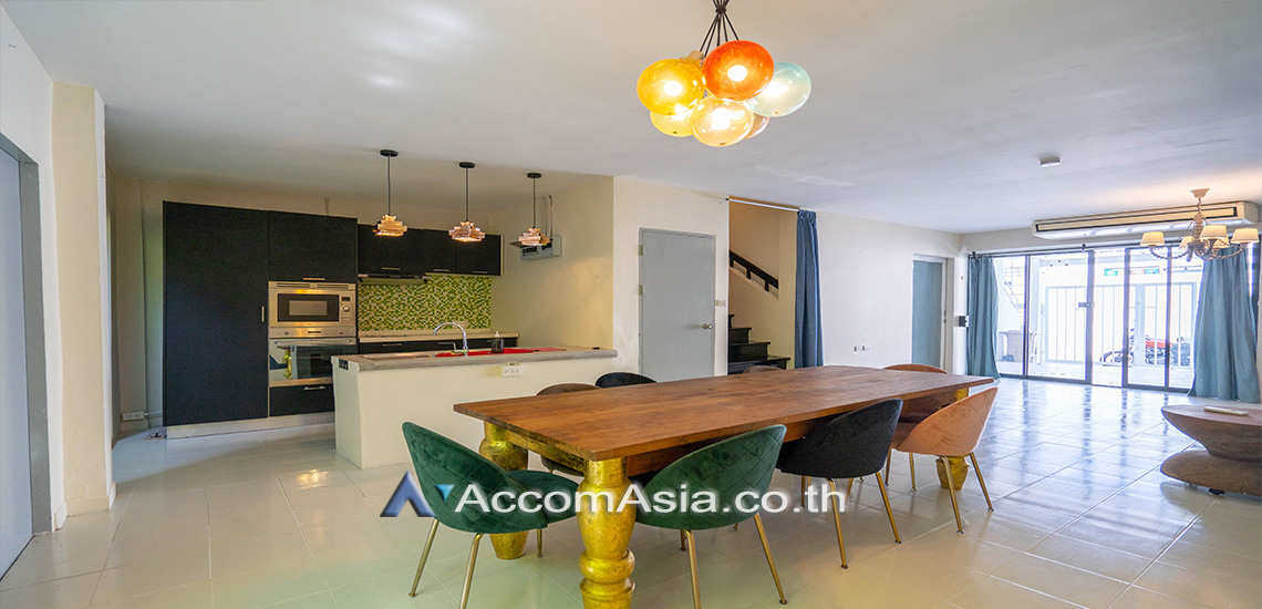  2  4 br House for rent and sale in Sukhumvit ,Bangkok BTS Phrom Phong AA19790
