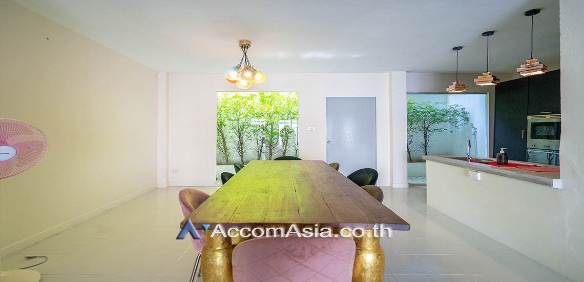 15  4 br House for rent and sale in Sukhumvit ,Bangkok BTS Phrom Phong AA19790