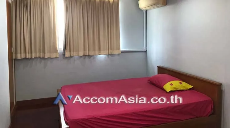 unit 3 Bedrooms  Condominium For Rent in Sukhumvit, Bangkok  near BTS Ekkamai (AA19853)