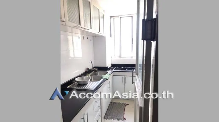 unit 3 Bedrooms  Condominium For Rent in Sukhumvit, Bangkok  near BTS Ekkamai (AA19853)