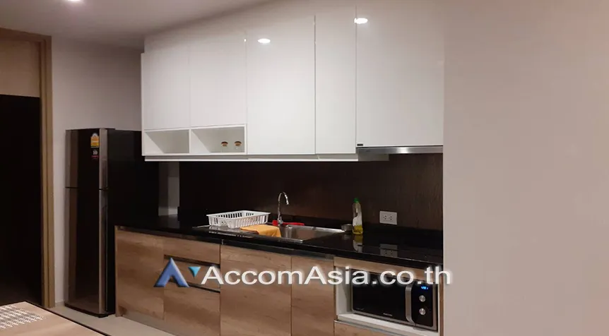 unit 1 Bedroom  Condominium For Rent in Ploenchit, Bangkok  near BTS Ploenchit (AA19859)