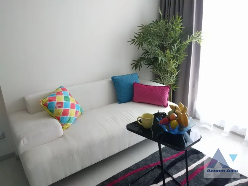  Rhythm Sukhumvit 42 Condominium  1 Bedroom for Rent BTS Ekkamai in Sukhumvit Bangkok