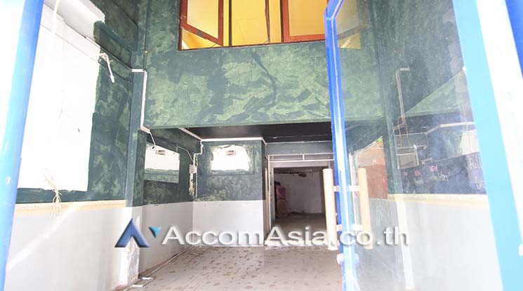  2  Shophouse For Rent in Sukhumvit ,Bangkok BTS Ekkamai AA19975