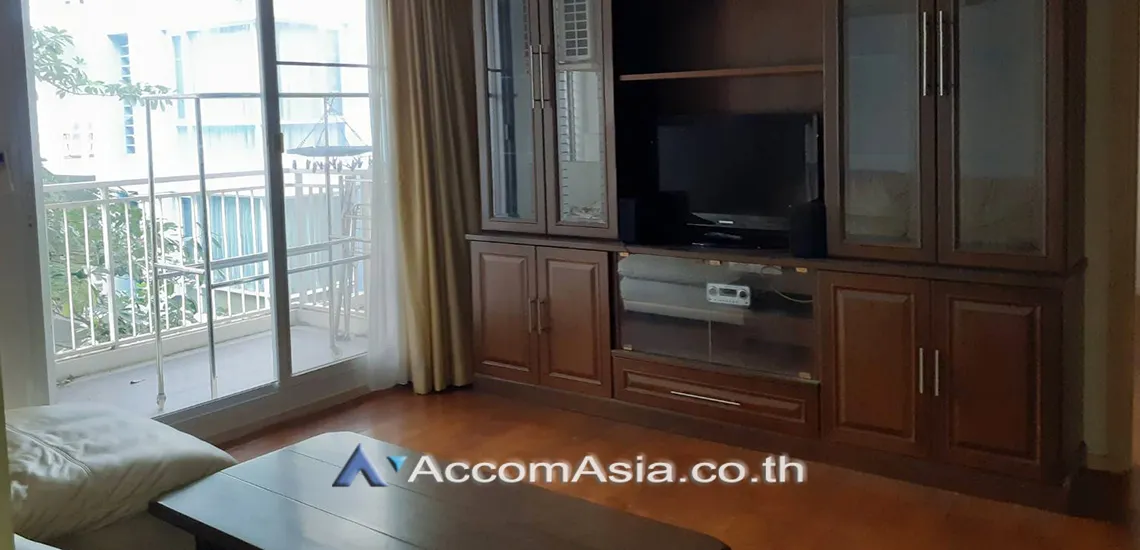unit 3 Bedrooms  Condominium For Rent in Sukhumvit, Bangkok  near BTS Nana (AA20001)