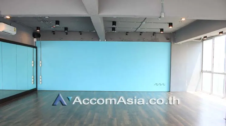 unit Retail / showroom For Rent in Sukhumvit, Bangkok  near BTS Thong Lo (AA20041)
