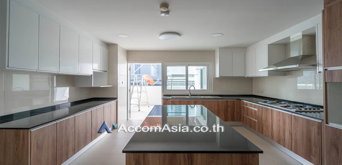 4  3 br Apartment For Rent in Sukhumvit ,Bangkok BTS Asok - MRT Sukhumvit at Family-Friendly 360 SQ.M. Residence Near Terminal 21 AA20054