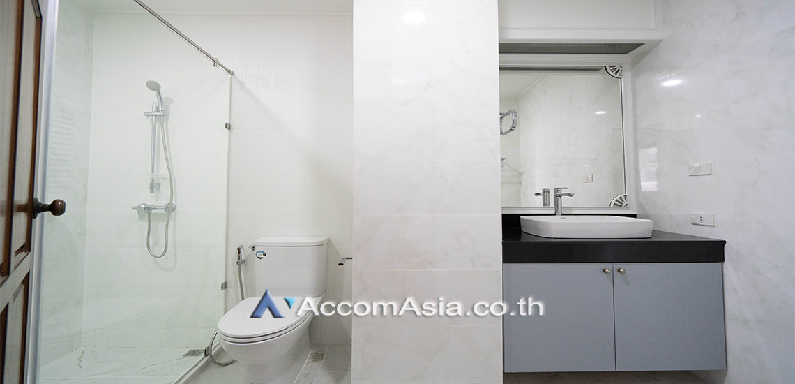 8  3 br Apartment For Rent in Sukhumvit ,Bangkok BTS Asok - MRT Sukhumvit at Family-Friendly 360 SQ.M. Residence Near Terminal 21 AA20054