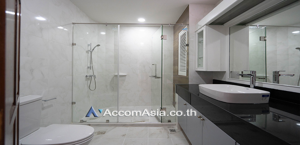 9  3 br Apartment For Rent in Sukhumvit ,Bangkok BTS Asok - MRT Sukhumvit at Family-Friendly 360 SQ.M. Residence Near Terminal 21 AA20054