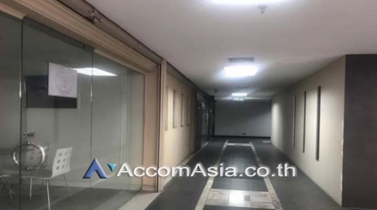  1  Office Space For Sale in Sukhumvit ,Bangkok BTS Ekkamai at Modern Town Building AA20100