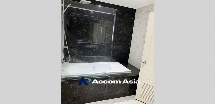 5  1 br Condominium For Rent in Silom ,Bangkok BTS Surasak at Nusa State Tower AA20135