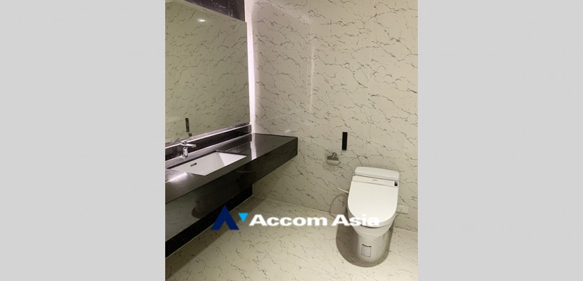 8  1 br Condominium For Rent in Silom ,Bangkok BTS Surasak at Nusa State Tower AA20135