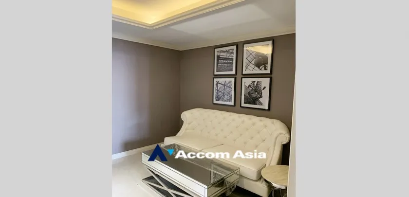 unit 1 Bedroom  Condominium For Rent & Sale in Silom, Bangkok  near BTS Surasak (AA20137)