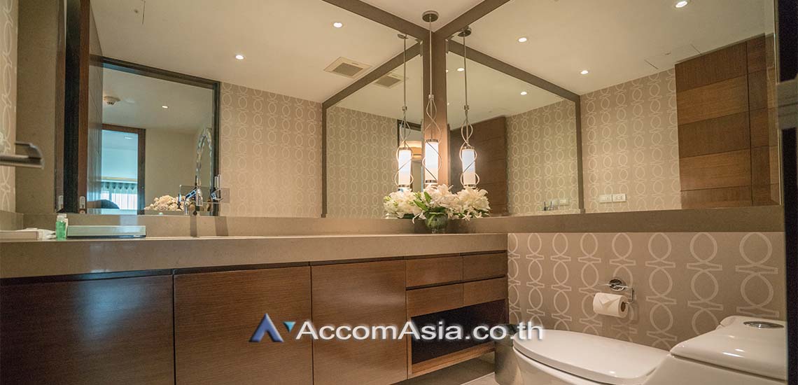 17  4 br Condominium For Rent in Ploenchit ,Bangkok BTS Ratchadamri at The St. Regis Bangkok (Residences) AA20144