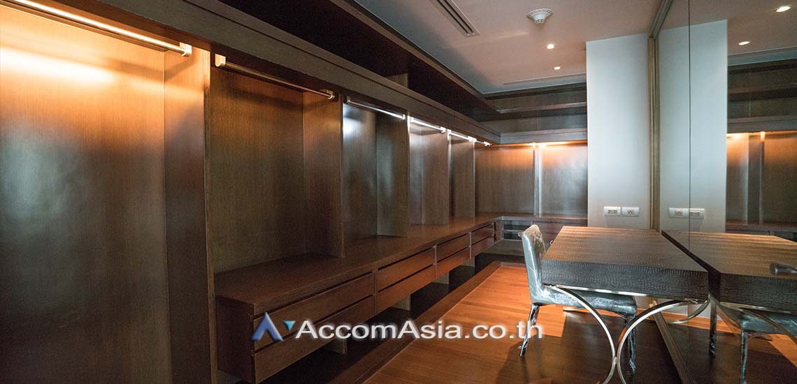 15  4 br Condominium For Rent in Ploenchit ,Bangkok BTS Ratchadamri at The St. Regis Bangkok (Residences) AA20144
