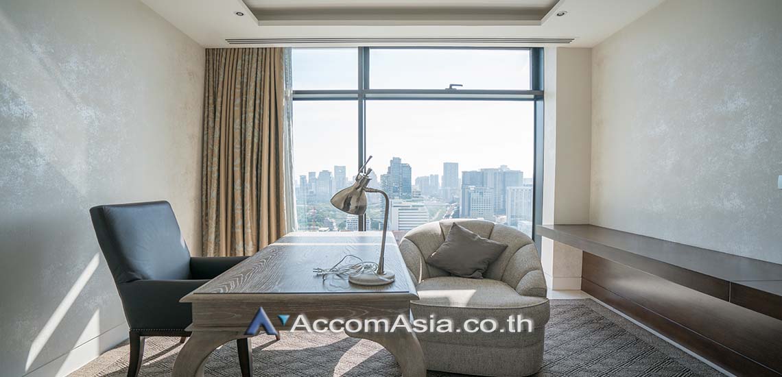 14  4 br Condominium For Rent in Ploenchit ,Bangkok BTS Ratchadamri at The St. Regis Bangkok (Residences) AA20144