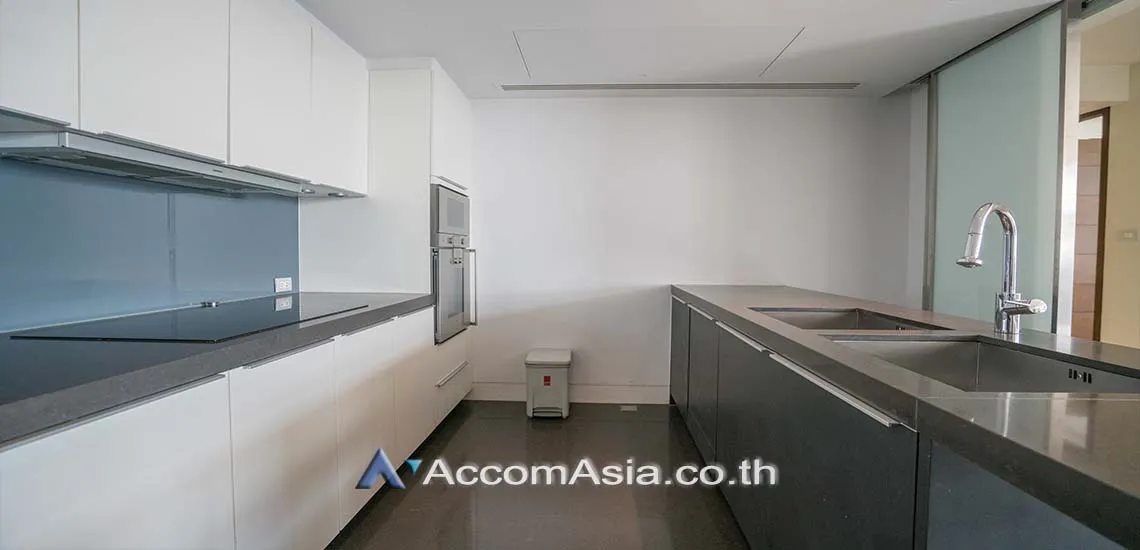6  4 br Condominium For Rent in Ploenchit ,Bangkok BTS Ratchadamri at The St. Regis Bangkok (Residences) AA20144