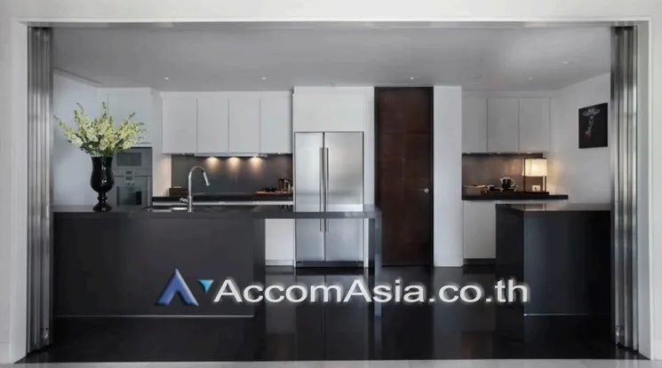 unitPenthouse |  4 Bedrooms  Condominium For Rent in Ploenchit, Bangkok  near BTS Ratchadamri (AA20146)