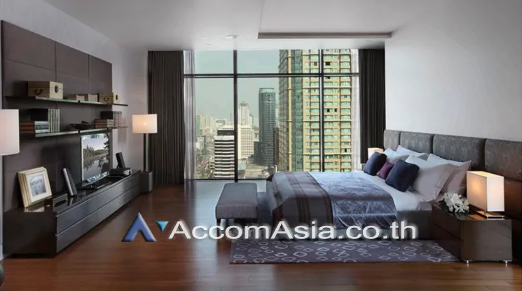 unitPenthouse |  4 Bedrooms  Condominium For Rent in Ploenchit, Bangkok  near BTS Ratchadamri (AA20146)