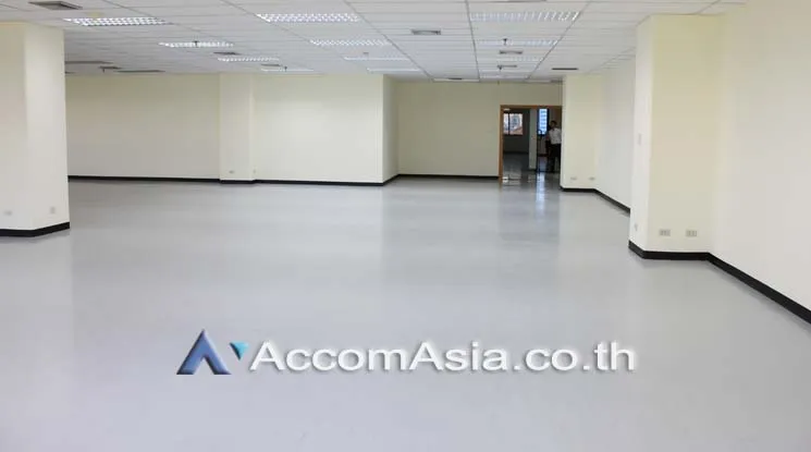 unit Office space For Rent in Ploenchit, Bangkok  near BTS Ratchadamri (AA20155)