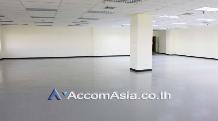  1  Office Space For Rent in Ploenchit ,Bangkok BTS Ratchadamri at Regent House Building AA20155