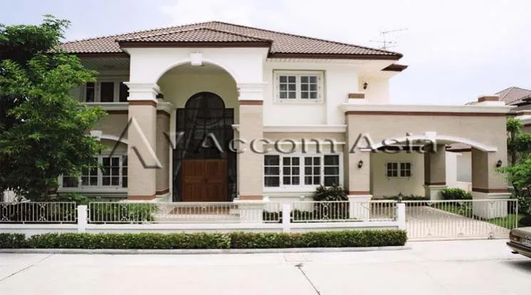 unit 3 Bedrooms  House For Rent in Pattanakarn, Bangkok  (50256)