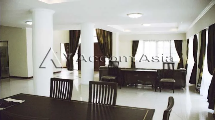 unit 3 Bedrooms  House For Rent in Pattanakarn, Bangkok  (50256)