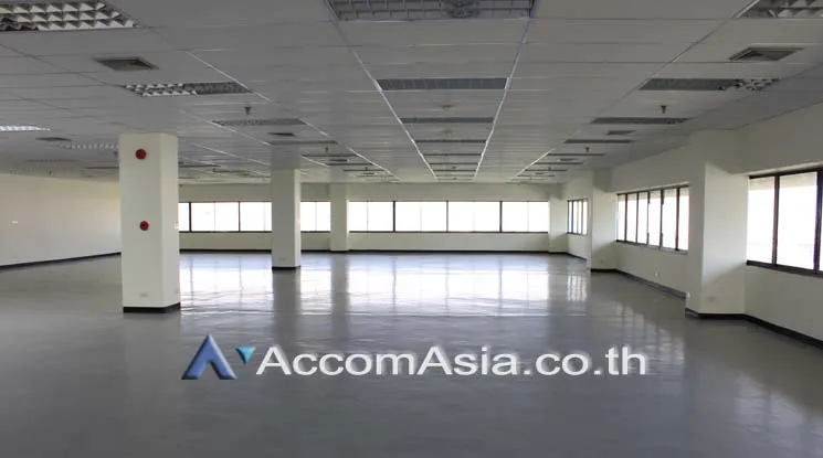  2  Studio Office Space For Rent in Ploenchit ,Bangkok BTS Ratchadamri at Regent House Building AA20160