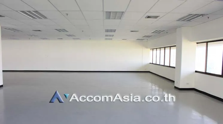unit Studio  Office space For Rent in Ploenchit, Bangkok  near BTS Ratchadamri (AA20160)
