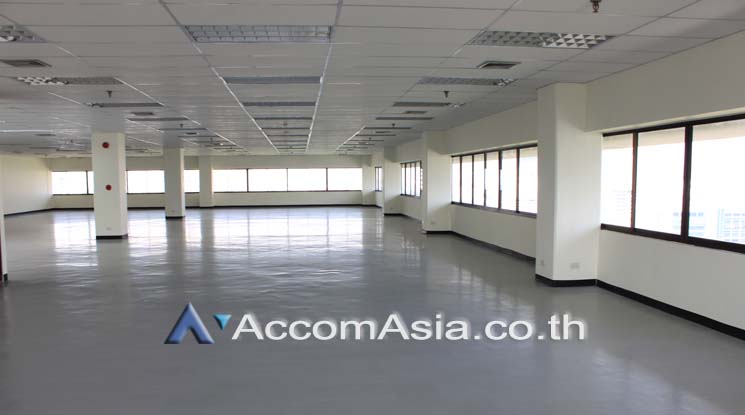 4  Studio Office Space For Rent in Ploenchit ,Bangkok BTS Ratchadamri at Regent House Building AA20160