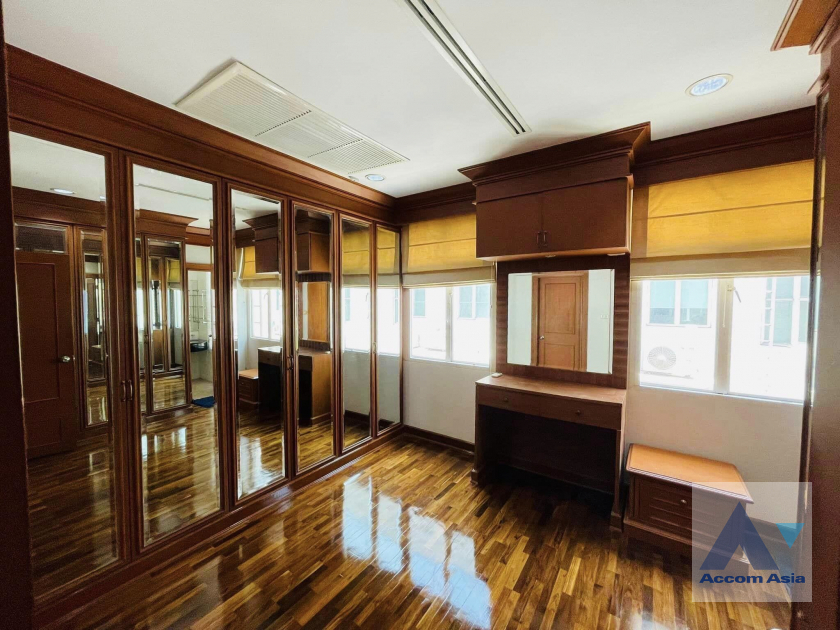 10  4 br House For Rent in Sukhumvit ,Bangkok BTS Thong Lo at Baan Klang Krung Thonglor AA20229