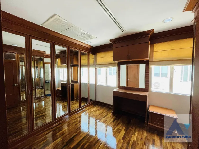 10  4 br House For Rent in Sukhumvit ,Bangkok BTS Thong Lo at Baan Klang Krung Thonglor AA20229