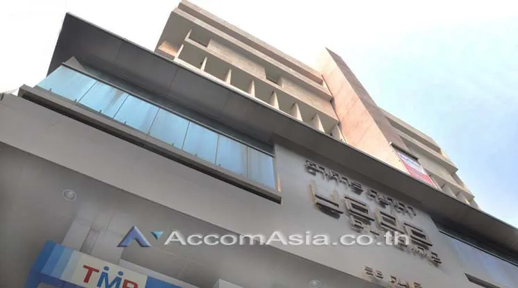 unit Office space For Rent in Silom, Bangkok  near BTS Sala Daeng (AA20283)