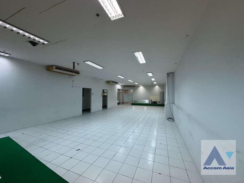  1  Office Space For Rent in Sukhumvit ,Bangkok BTS Nana at The Trendy Sukhumvit 13 AA20314