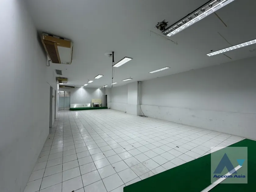  1  Office Space For Rent in Sukhumvit ,Bangkok BTS Nana at The Trendy Sukhumvit 13 AA20314