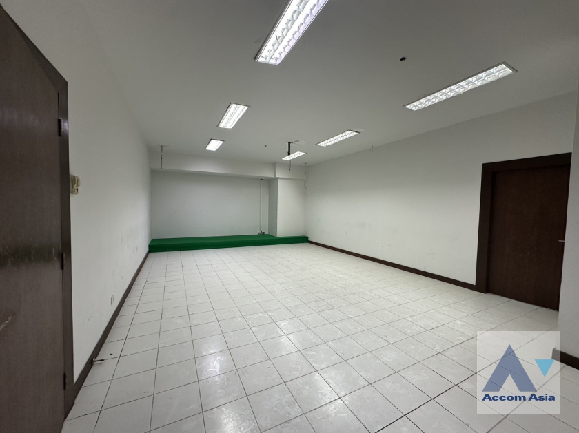 7  Office Space For Rent in Sukhumvit ,Bangkok BTS Nana at The Trendy Sukhumvit 13 AA20314