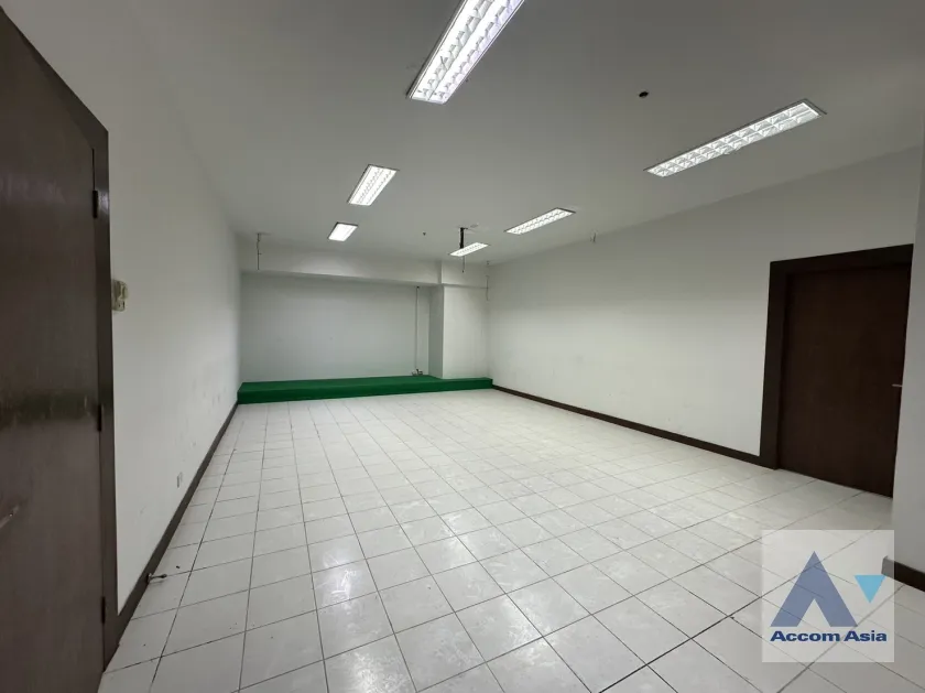 7  Office Space For Rent in Sukhumvit ,Bangkok BTS Nana at The Trendy Sukhumvit 13 AA20314