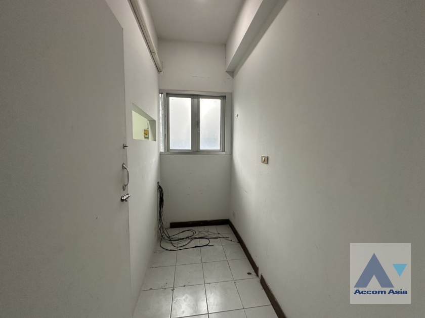 16  Office Space For Rent in Sukhumvit ,Bangkok BTS Nana at The Trendy Sukhumvit 13 AA20314