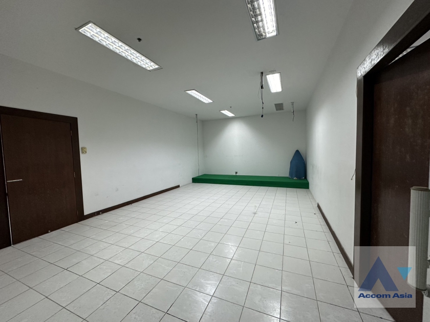 10  Office Space For Rent in Sukhumvit ,Bangkok BTS Nana at The Trendy Sukhumvit 13 AA20314