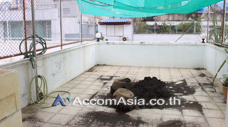 12  Shophouse for rent and sale in Sukhumvit ,Bangkok BTS Asok AA20328