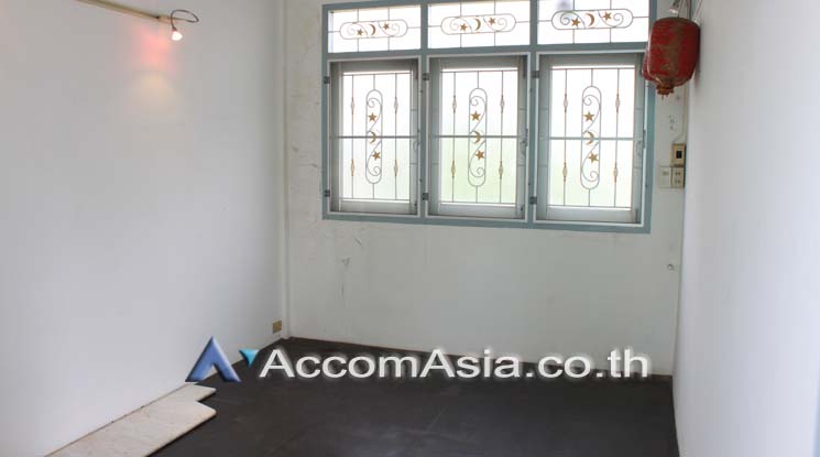 13  Shophouse for rent and sale in Sukhumvit ,Bangkok BTS Asok AA20328