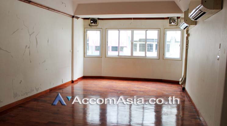  1  Shophouse for rent and sale in Sukhumvit ,Bangkok BTS Asok AA20328
