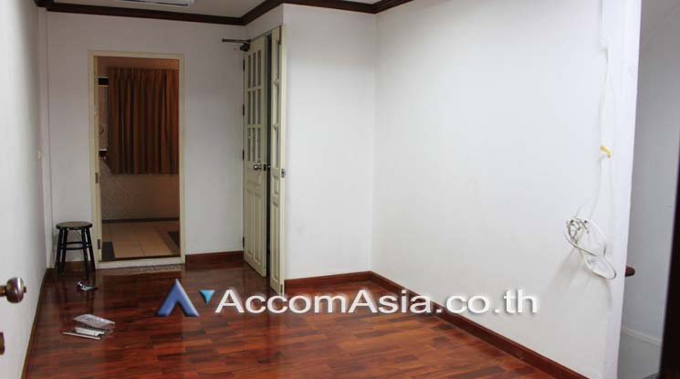 4  Shophouse for rent and sale in Sukhumvit ,Bangkok BTS Asok AA20328