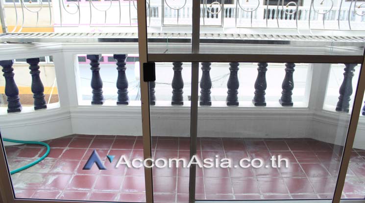 7  Shophouse for rent and sale in Sukhumvit ,Bangkok BTS Asok AA20328