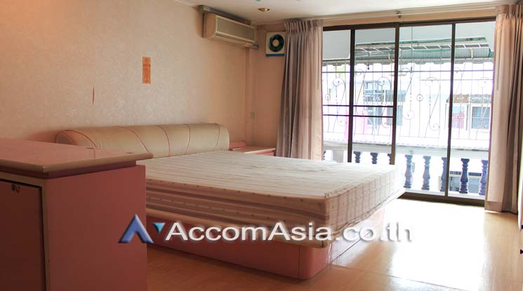 10  Shophouse for rent and sale in Sukhumvit ,Bangkok BTS Asok AA20328