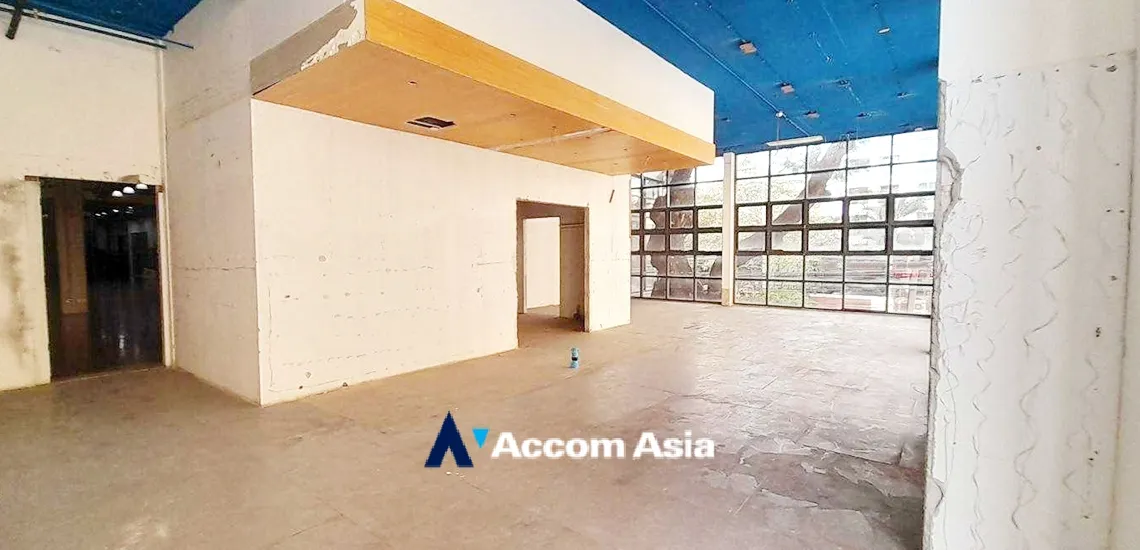 unit Retail / showroom For Rent in Sukhumvit, Bangkok  near MRT Phetchaburi - BTS Asok (AA20366)