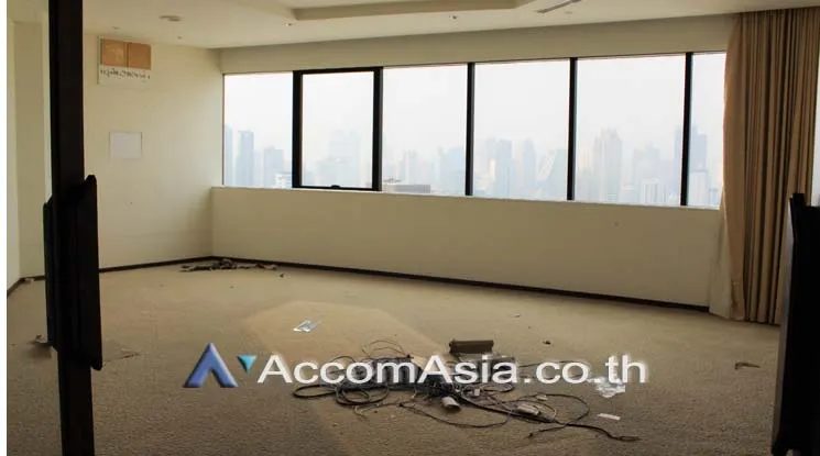  1  Office Space For Rent in Ratchadaphisek ,Bangkok MRT Phetchaburi at Italthai tower AA20404