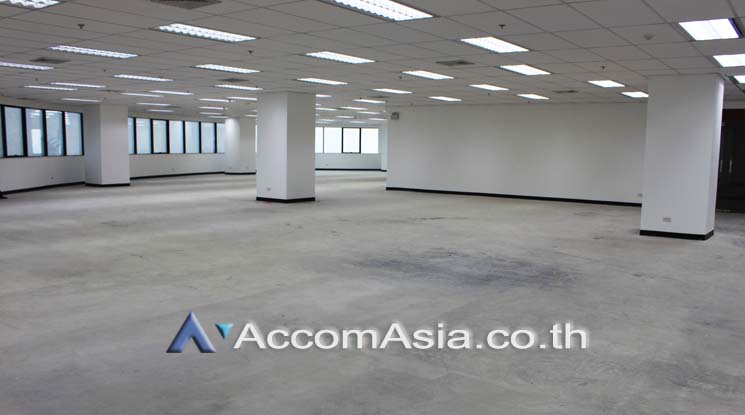 5  Office Space For Rent in Ratchadaphisek ,Bangkok MRT Phetchaburi at Italthai tower AA20405
