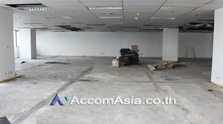  2  Office Space For Rent in Ratchadaphisek ,Bangkok MRT Phetchaburi at Italthai tower AA20453